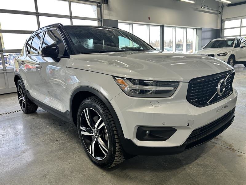 2022  XC40 T5 AWD R-Design in Laval, Quebec - 6 - w1024h768px