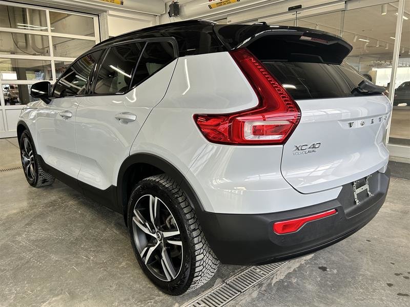 2022  XC40 T5 AWD R-Design in Laval, Quebec - 4 - w1024h768px