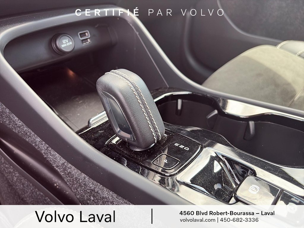 Volvo XC40 R-Design 2022 à Laval, Québec - 15 - w1024h768px