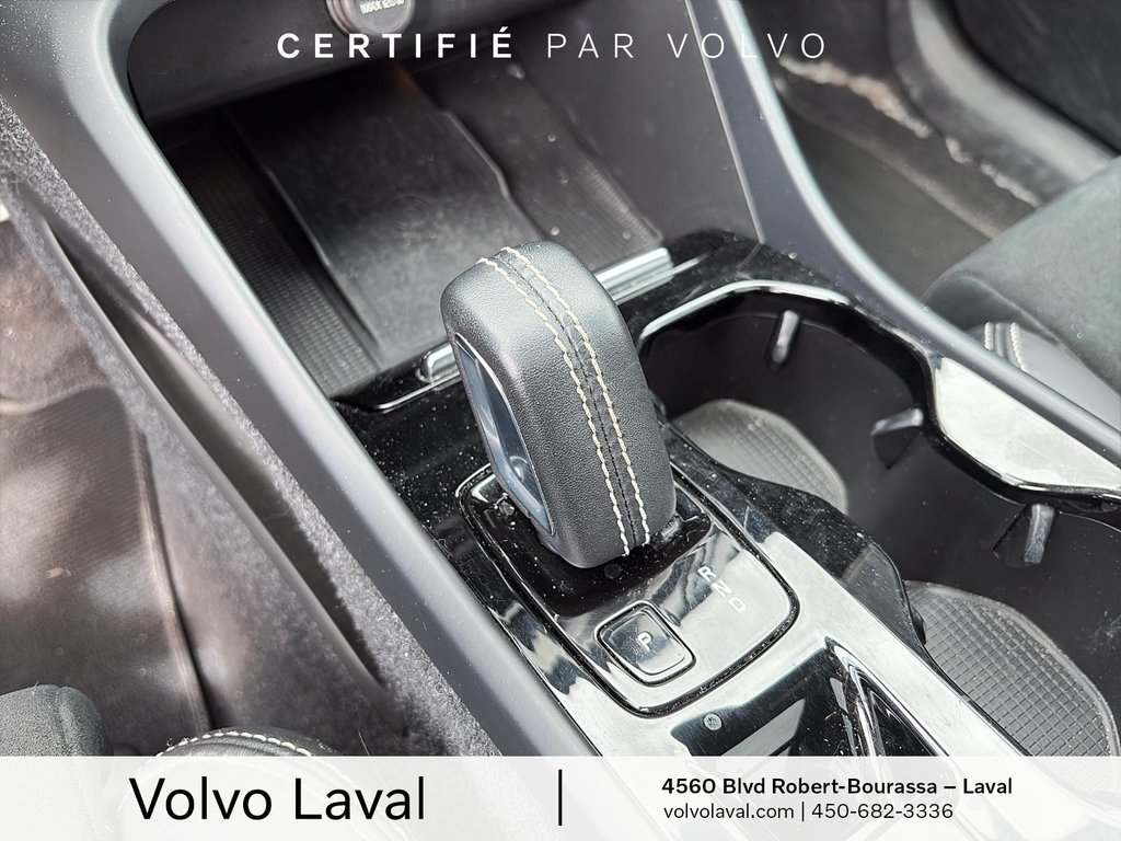 Volvo XC40 R-Design 2022 à Laval, Québec - 15 - w1024h768px