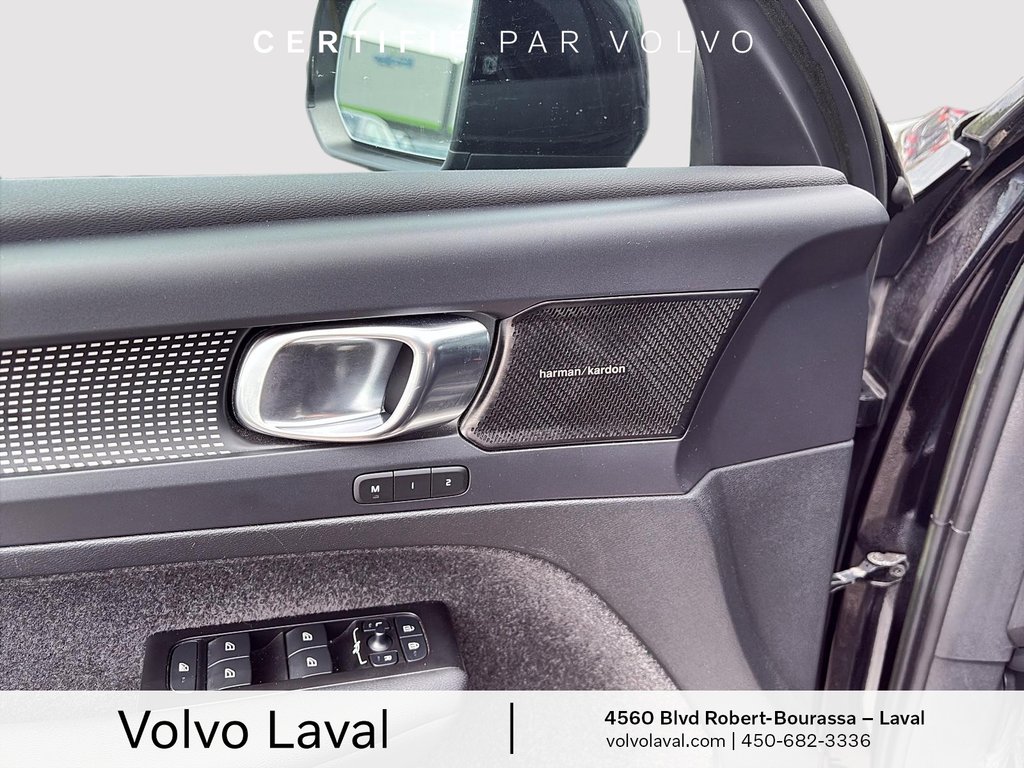 Volvo XC40 R-Design 2022 à Laval, Québec - 11 - w1024h768px