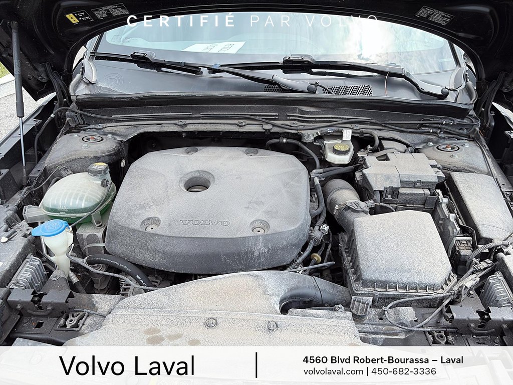 Volvo XC40 R-Design 2022 à Laval, Québec - 8 - w1024h768px
