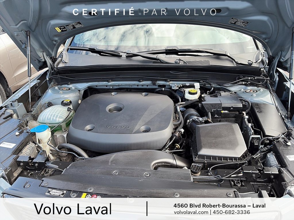 Volvo XC40 R-Design 2022 à Laval, Québec - 11 - w1024h768px