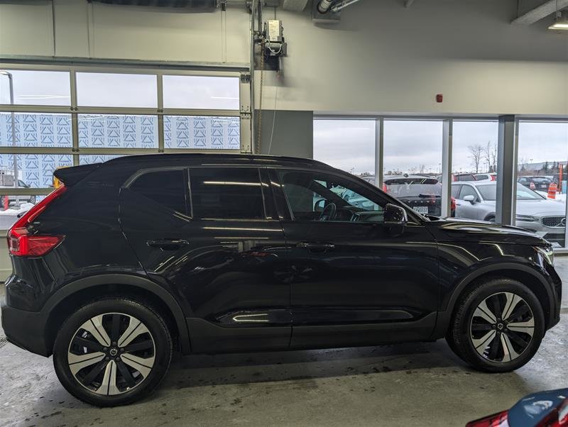 2023  XC40 Recharge TWIN Ultimate - Dark in Laval, Quebec - 11 - w1024h768px