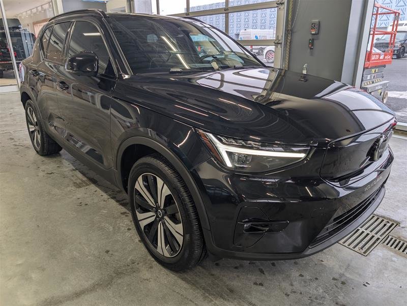 2023  XC40 Recharge TWIN Ultimate - Dark in Laval, Quebec - 4 - w1024h768px