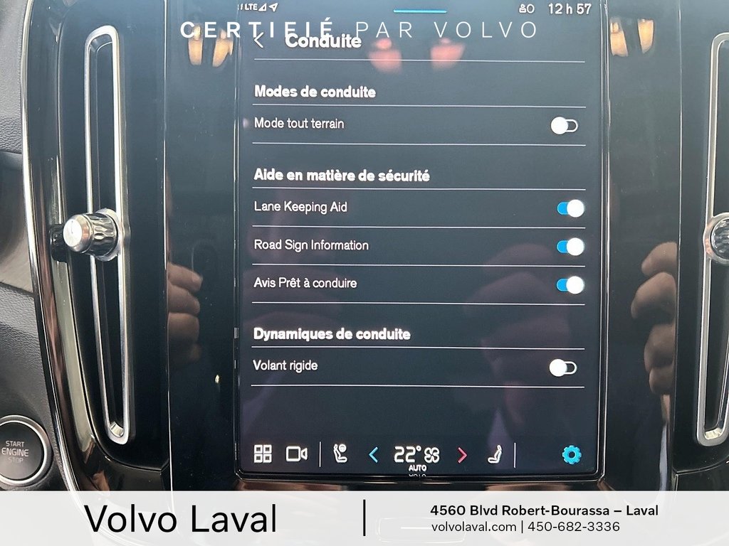 Volvo XC40 B5 AWD Plus - Bright 2023 à Laval, Québec - 16 - w1024h768px