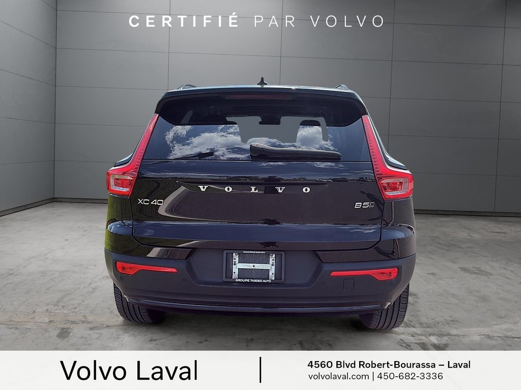 Volvo XC40 Ultimate Dark Theme 2023 à Laval, Québec - 3 - w1024h768px