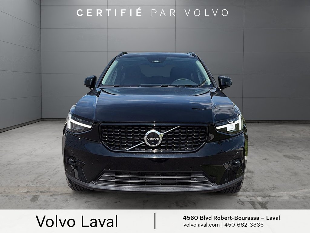 Volvo XC40 Ultimate Dark Theme 2023 à Laval, Québec - 2 - w1024h768px