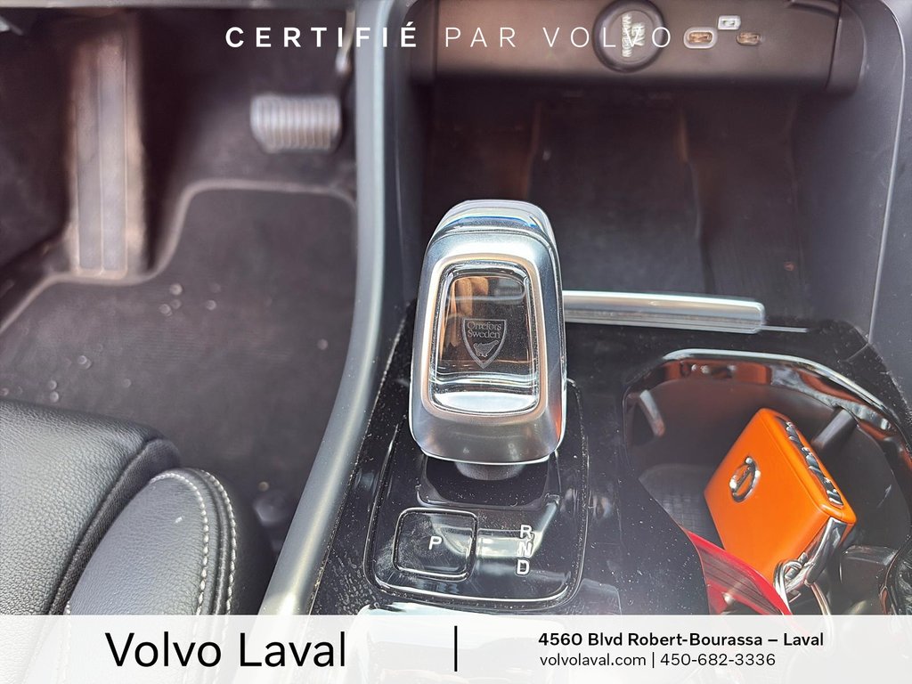 Volvo XC40 Ultimate Dark Theme 2023 à Laval, Québec - 15 - w1024h768px