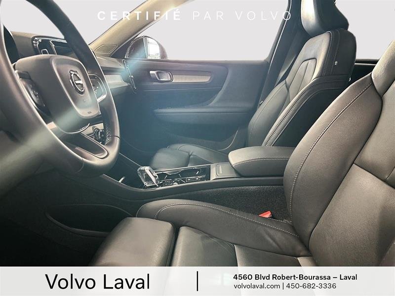 Volvo XC40 B5 AWD Plus Dark Theme 2024 à Laval, Québec - 12 - w1024h768px