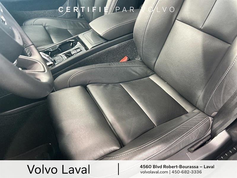 Volvo XC40 B5 AWD Plus Dark Theme 2024 à Laval, Québec - 9 - w1024h768px