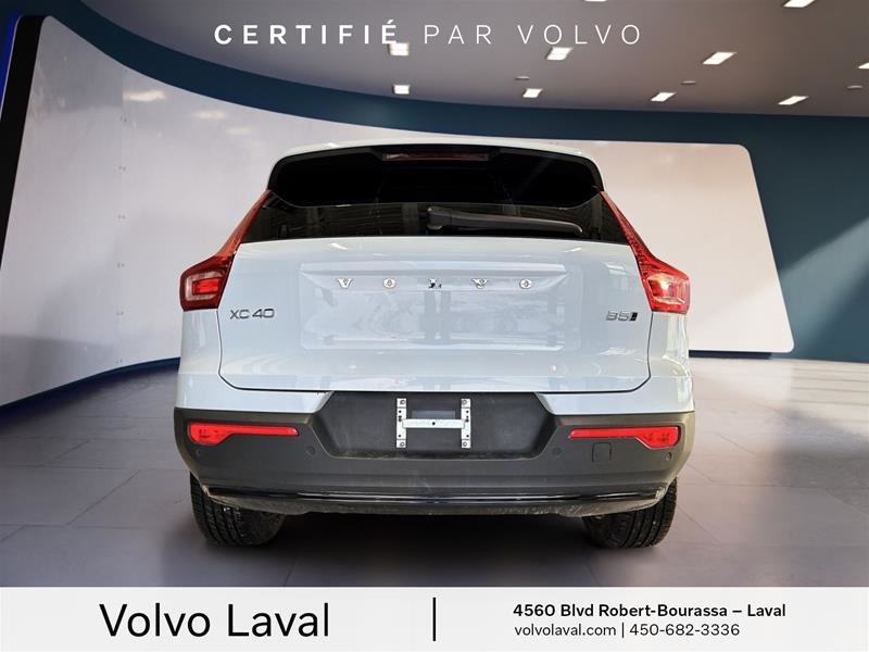 Volvo XC40 B5 AWD Plus Dark Theme 2024 à Laval, Québec - 5 - w1024h768px