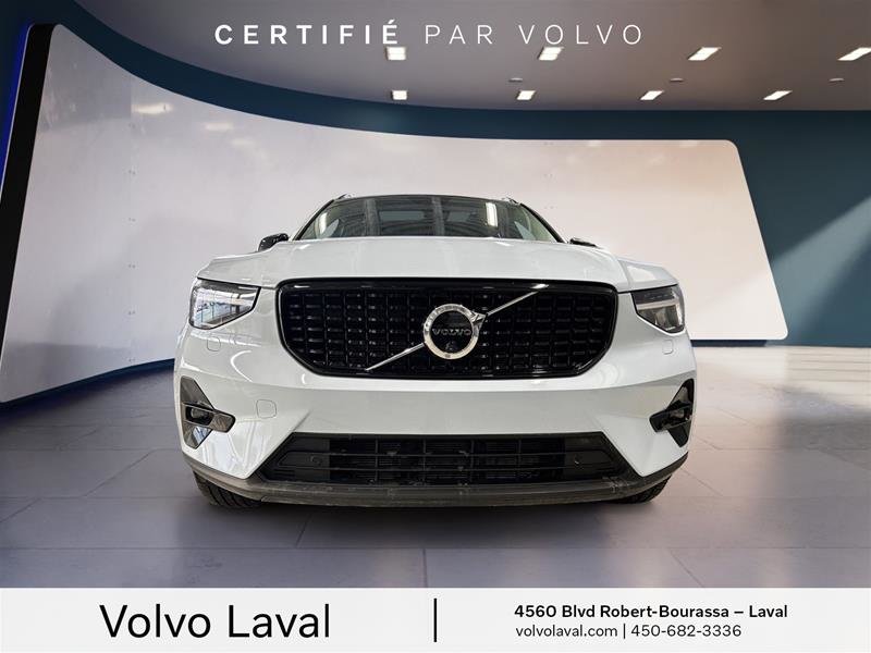 Volvo XC40 B5 AWD Plus Dark Theme 2024 à Laval, Québec - 2 - w1024h768px