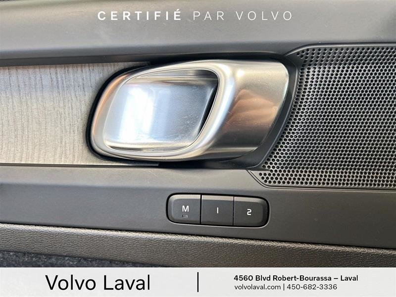 Volvo XC40 B5 AWD Plus Dark Theme 2024 à Laval, Québec - 19 - w1024h768px