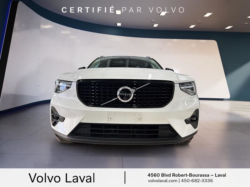 Volvo XC40 B5 AWD Plus Dark Theme 2024 à Laval, Québec - 2 - w1024h768px