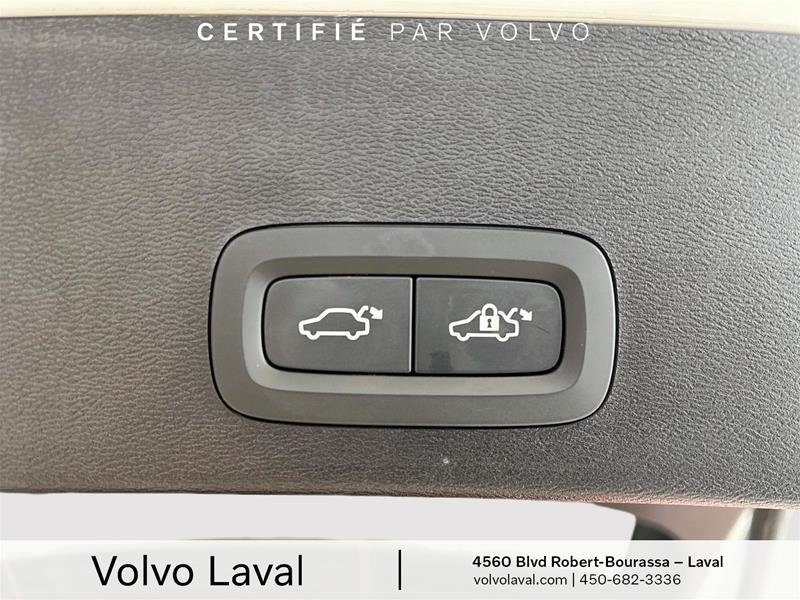 Volvo XC40 B5 AWD Plus Dark Theme 2024 à Laval, Québec - 22 - w1024h768px