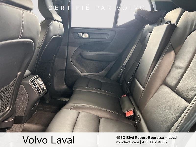 Volvo XC40 B5 AWD Plus Dark Theme 2024 à Laval, Québec - 11 - w1024h768px