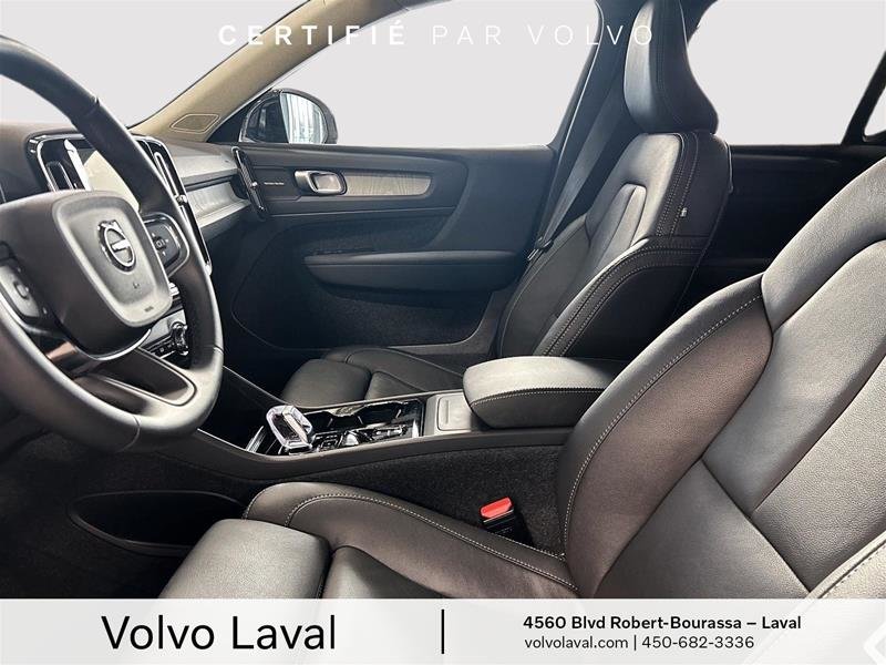 Volvo XC40 B5 AWD Plus Dark Theme 2024 à Laval, Québec - 10 - w1024h768px