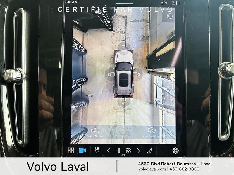 Volvo XC40 B5 AWD Plus Dark Theme 2024 à Laval, Québec - 14 - w1024h768px