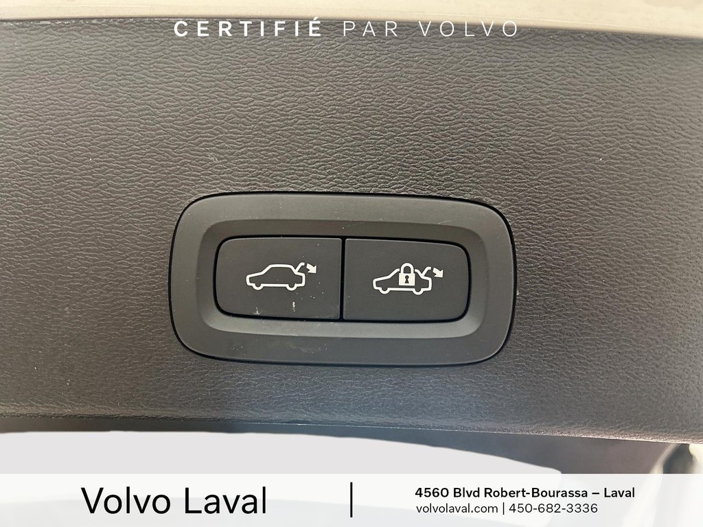 Volvo XC40 B5 AWD Plus Dark Theme 2024 à Laval, Québec - 8 - w1024h768px