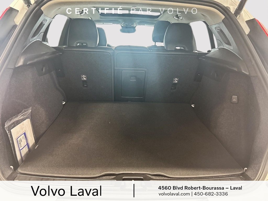 Volvo XC40 B5 AWD Plus Dark Theme 2024 à Laval, Québec - 7 - w1024h768px