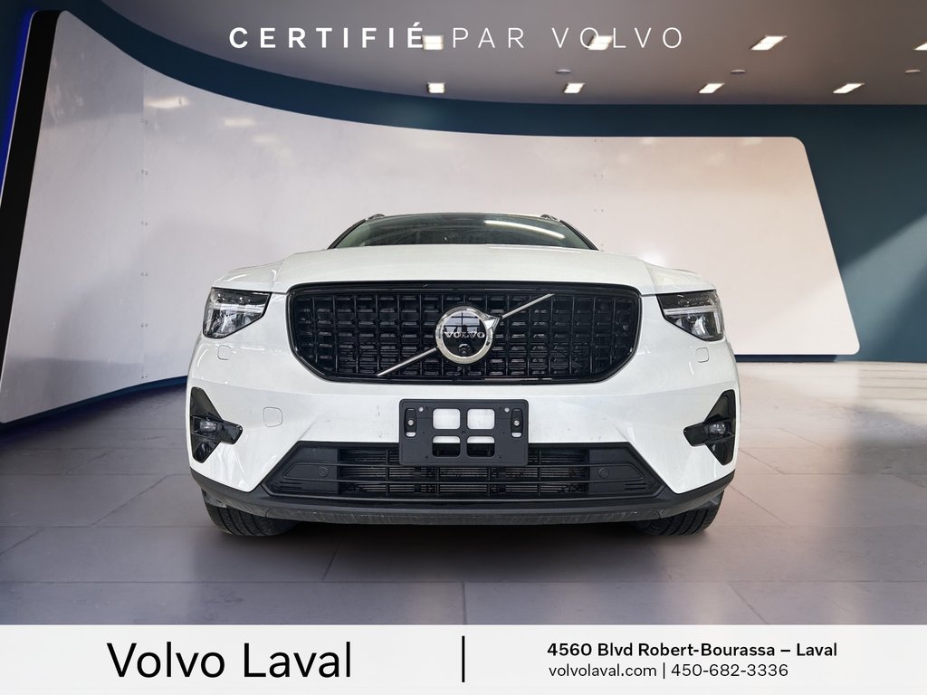 Volvo XC40 B5 AWD Plus Dark Theme 2024 à Laval, Québec - 2 - w1024h768px