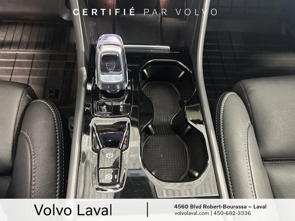 Volvo XC40 B5 AWD Plus Dark Theme 2024 à Laval, Québec - 14 - w1024h768px