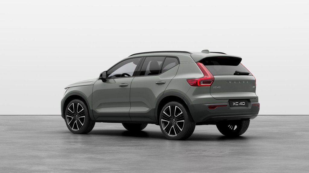 Volvo XC40 Ultra Dark Theme 2025-1