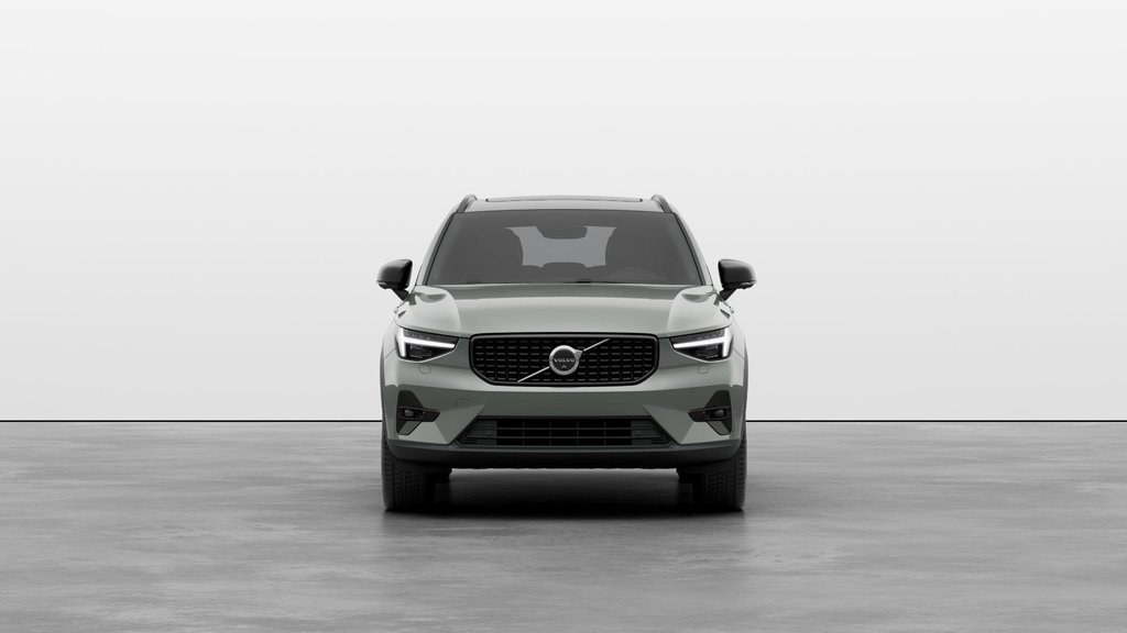 Volvo XC40 Ultra Dark Theme 2025-2