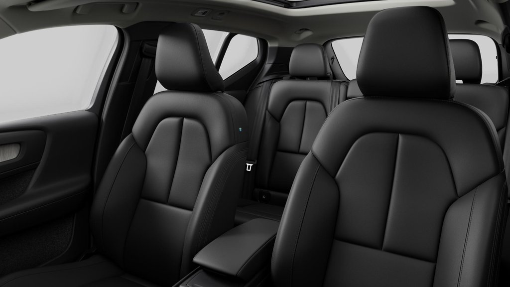 2025 Volvo XC40 Ultra Dark Theme in Laval, Quebec - 10 - w1024h768px