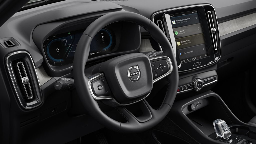 2025 Volvo XC40 Plus Dark Theme in Laval, Quebec - 12 - w1024h768px