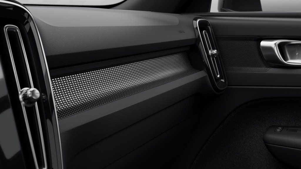 Volvo XC40 Plus Dark Theme 2025 à Laval, Québec - 7 - w1024h768px