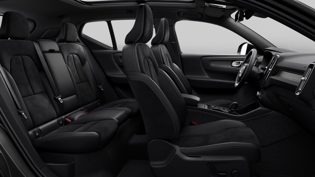 Volvo XC40 Plus Dark Theme 2025 à Laval, Québec - 11 - w1024h768px