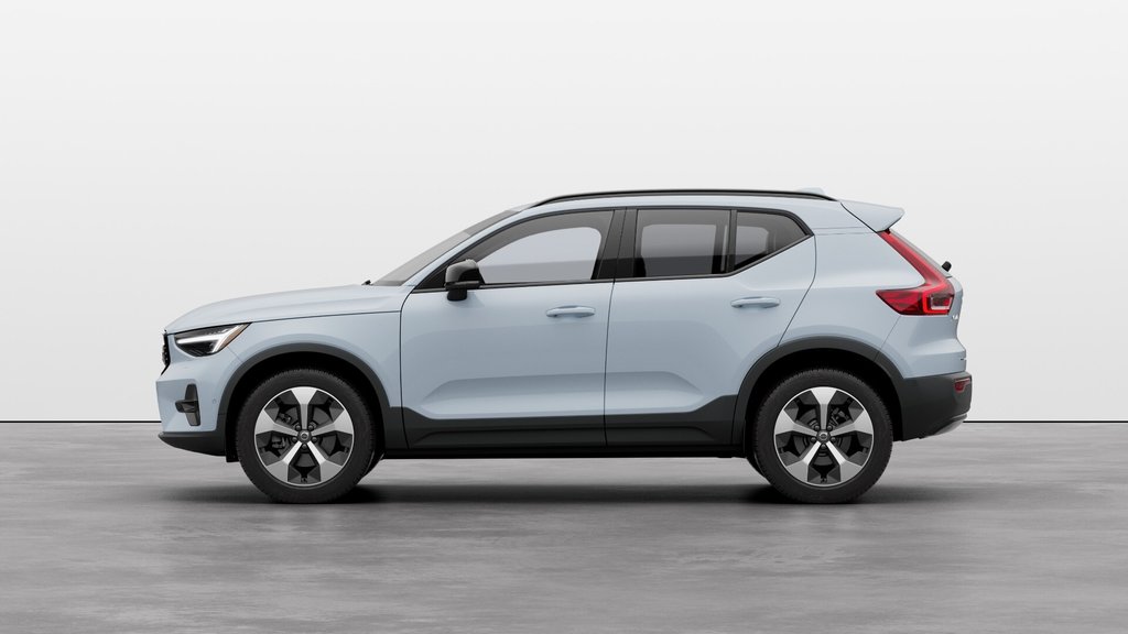 2025 Volvo XC40 Plus Dark Theme in Laval, Quebec - 6 - w1024h768px