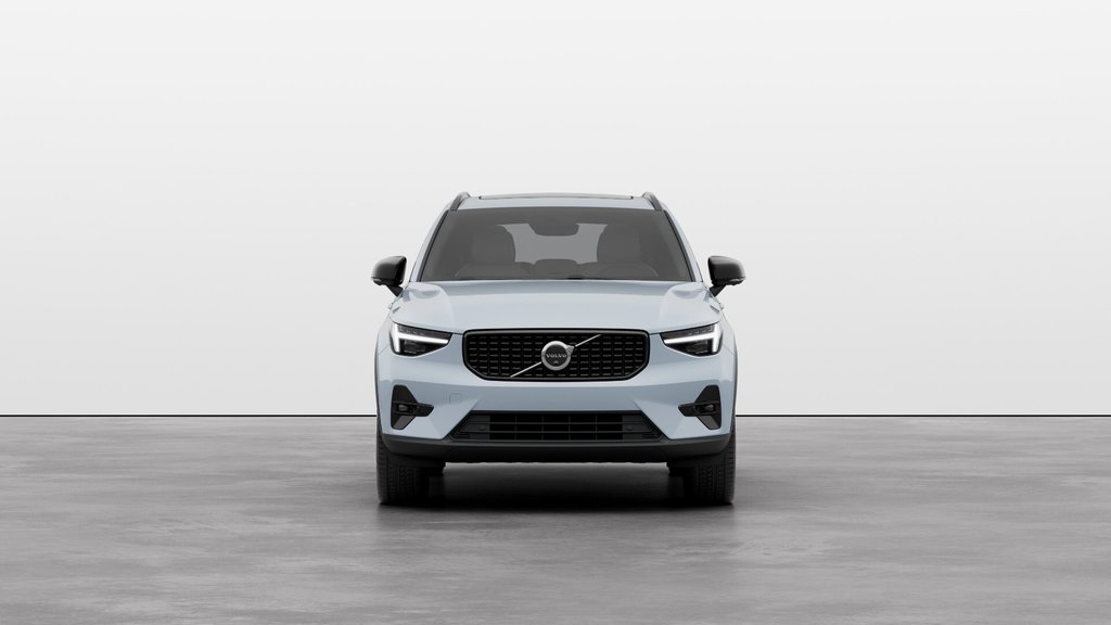 2025 Volvo XC40 Plus Dark Theme in Laval, Quebec - 3 - w1024h768px