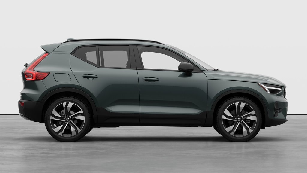2026 Volvo XC40 Plus Dark Theme in Laval, Quebec - 7 - w1024h768px