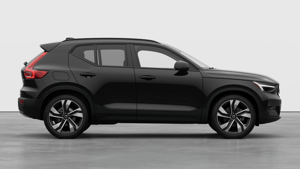 2026 Volvo XC40 Plus Dark Theme in Laval, Quebec - 7 - w1024h768px