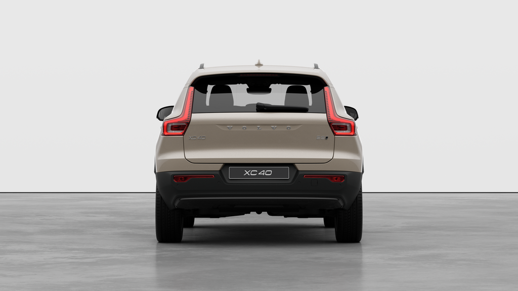 2026 Volvo XC40 Plus Dark Theme in Laval, Quebec - 6 - w1024h768px