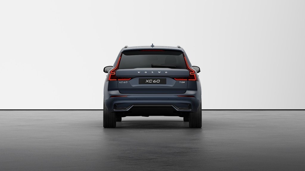 Volvo XC60 Plug-in Hybrid Plus Dark Theme 2025 à Laval, Québec - 4 - w1024h768px