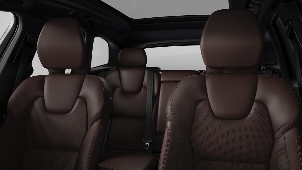 2025 Volvo XC60 Plug-In Hybrid Ultra Dark Theme in Brossard, Quebec - 10 - w1024h768px