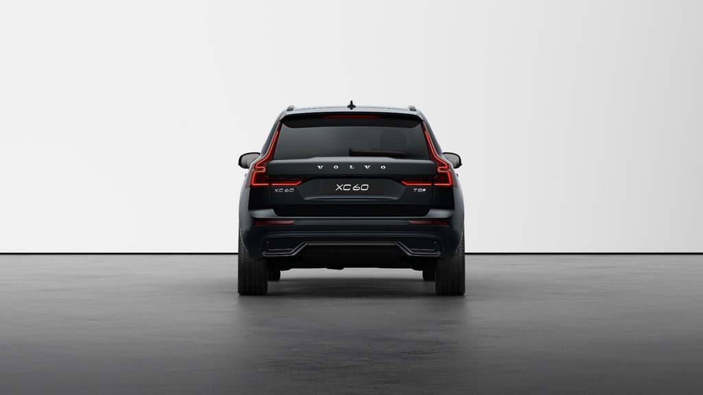 Volvo XC60 Plug-in Hybrid Core Dark Theme 2025 à Laval, Québec - 4 - w1024h768px