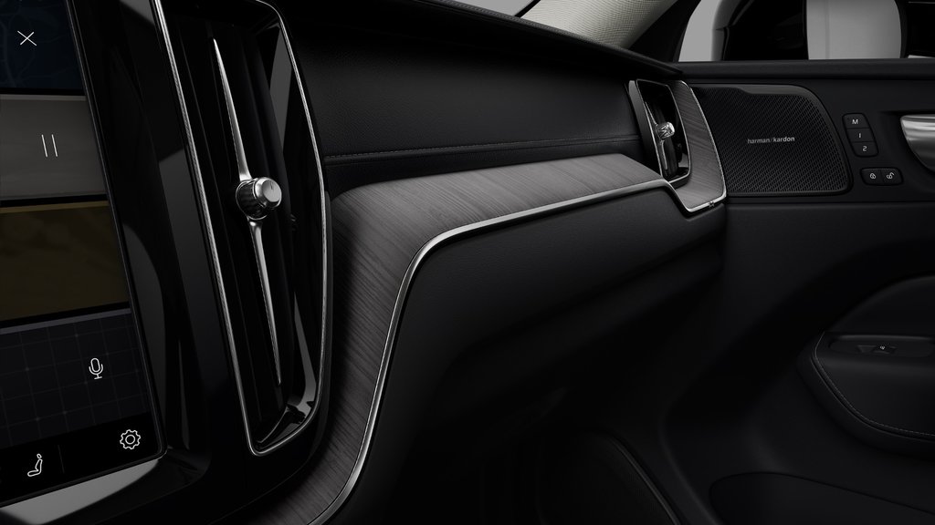 Volvo XC60 Plug-in Hybrid Ultra Dark Theme 2025 à Laval, Québec - 7 - w1024h768px