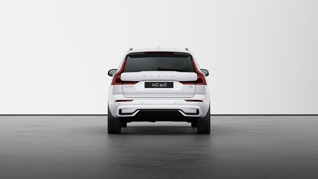 Volvo XC60 Plug-in Hybrid Ultra Dark Theme 2025 à Laval, Québec - 4 - w1024h768px