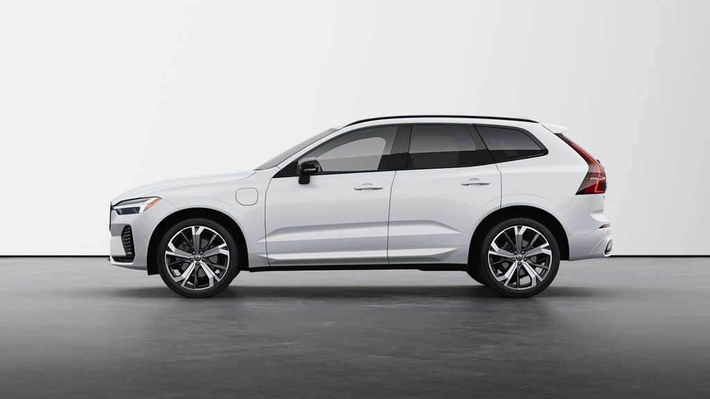 Volvo XC60 Plug-in Hybrid Ultra Dark Theme 2025 à Laval, Québec - 6 - w1024h768px