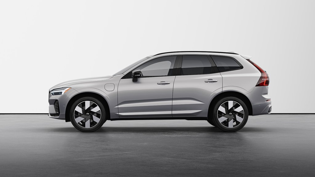 Volvo XC60 Plug-in Hybrid Ultra Dark Theme 2025 à Laval, Québec - 6 - w1024h768px