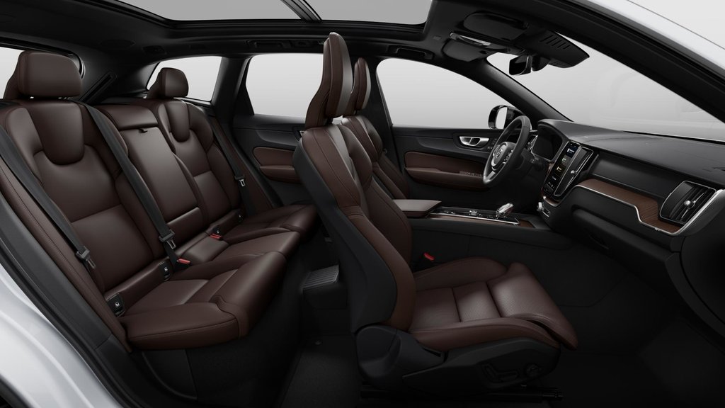 2025 Volvo XC60 Plug-in hybrid Ultra in Laval, Quebec - 11 - w1024h768px