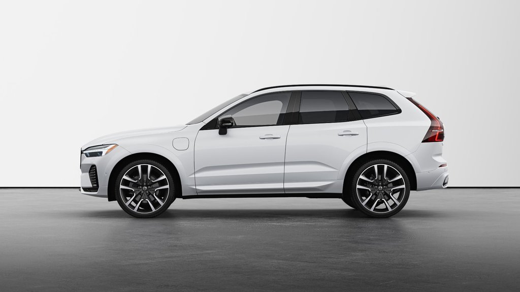 2025 Volvo XC60 Plug-in hybrid Ultra in Laval, Quebec - 6 - w1024h768px