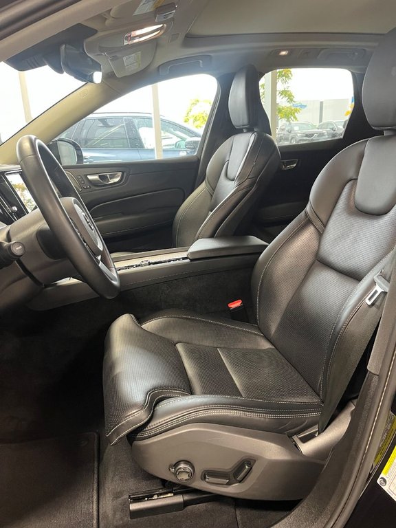 2025 Volvo XC60 Plug-In Hybrid Ultra Dark Theme in Laval, Quebec - 8 - w1024h768px