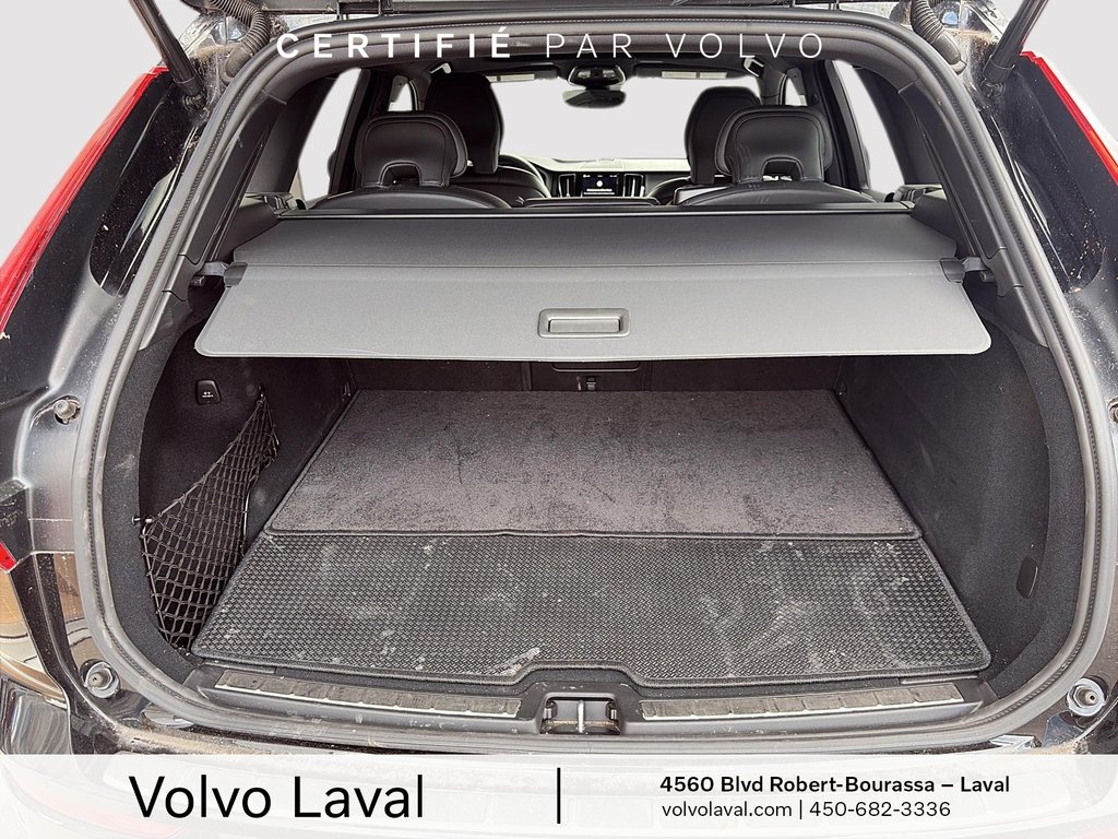 Volvo XC60 Plug-In Hybrid Ultra Black Edition 2025 à Laval, Québec - 5 - w1024h768px