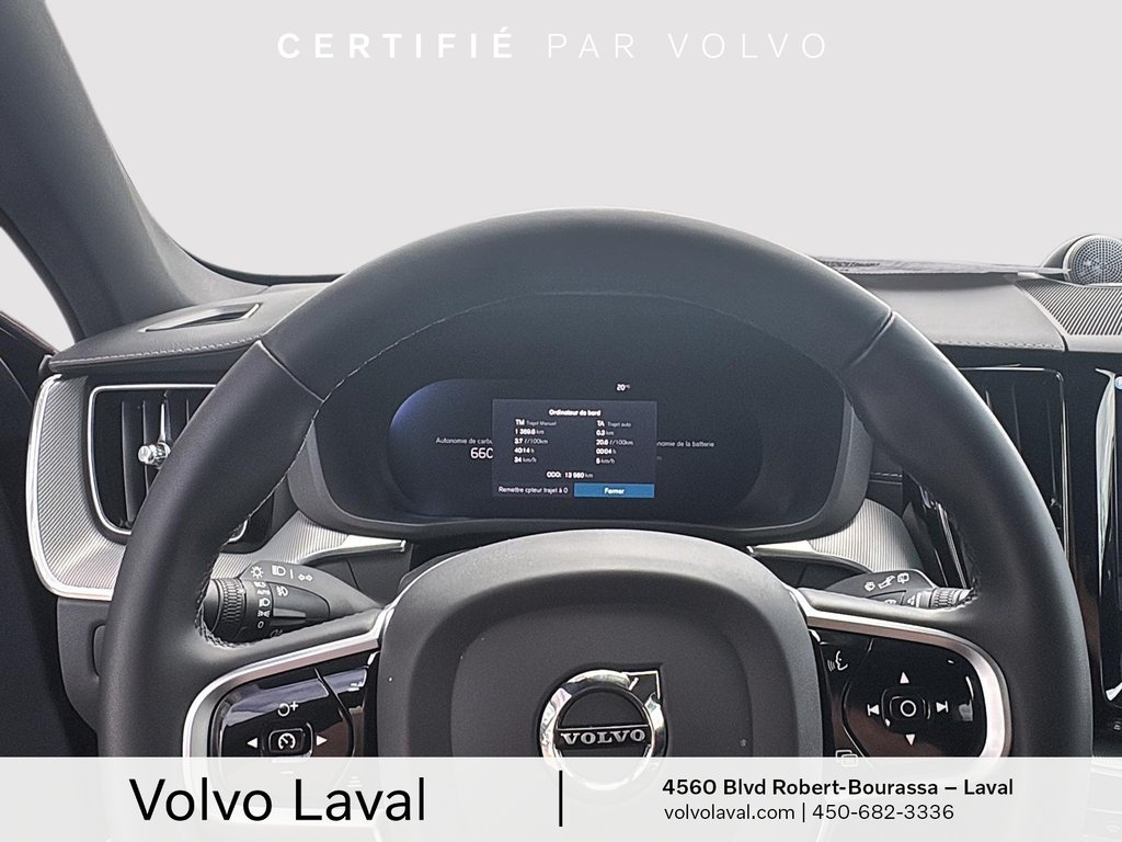 Volvo XC60 Plug-In Hybrid Ultra Black Edition 2025 à Laval, Québec - 12 - w1024h768px